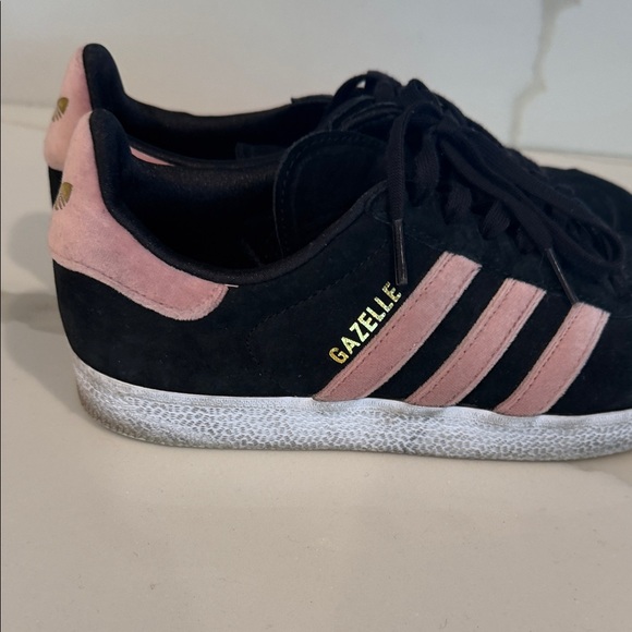 Adidas Women's Gazelle suede Black and Pink Sneakers size 7.5 - Picture 4 of 4